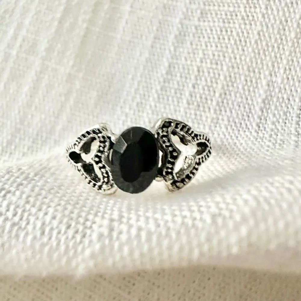 Black oval rhinestone ring size 6